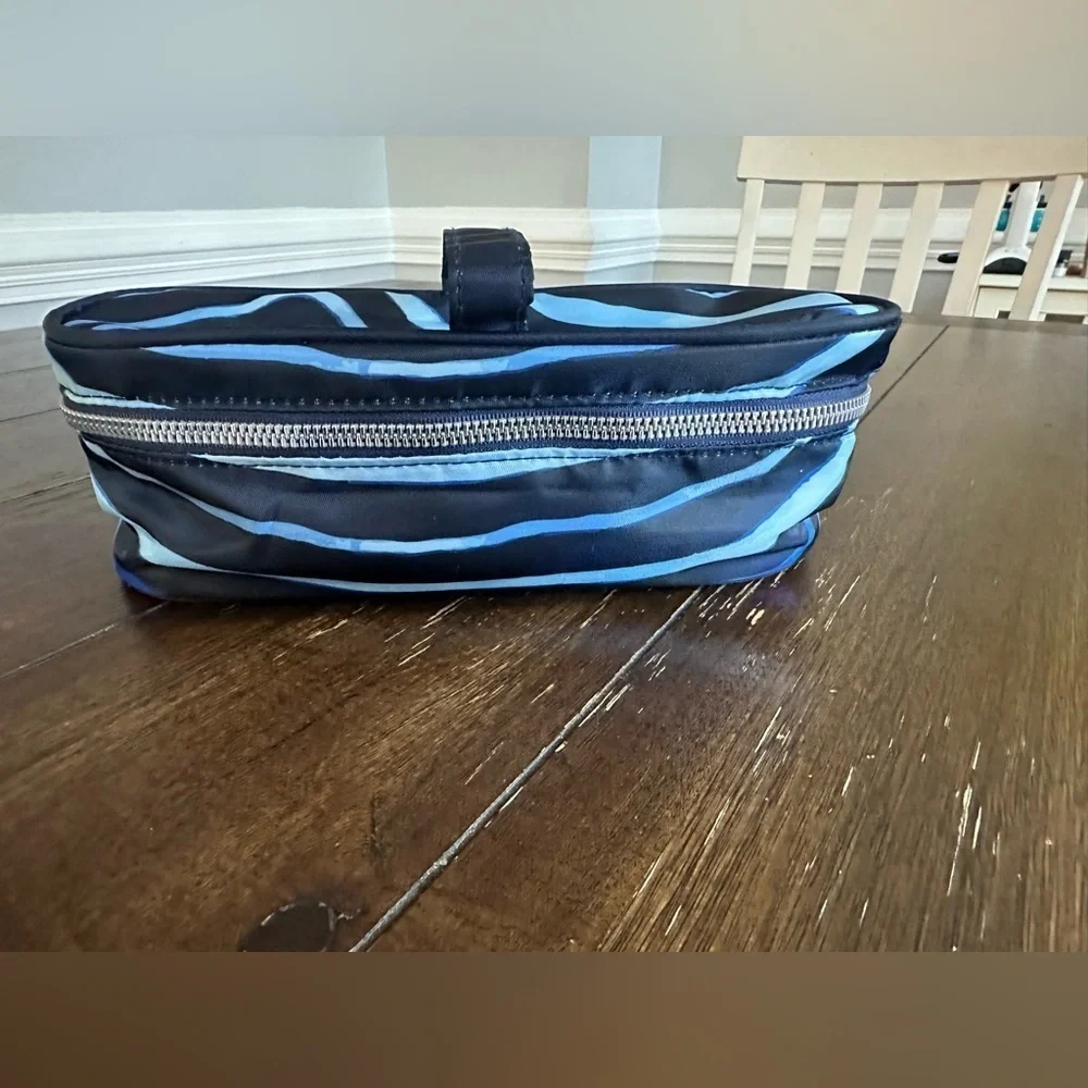 Aimee Kestenberg Blue Streaks Cosmetic Zip around Make-Up Case